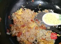 Illustration of how to make tomato and egg fried rice 7
