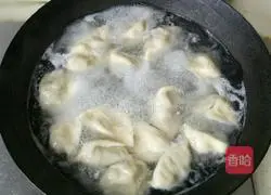 Illustration of how to make pork and spinach dumplings 16