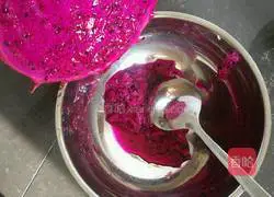 Illustration of how to make dragon fruit egg pancake 4