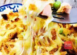 Illustration of how to make grilled steamed buns with meat floss and cheese 8