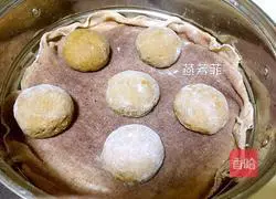 Illustration of how to make brown sugar blossom steamed buns 8