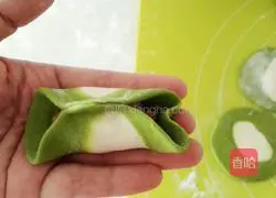 Illustration of how to make cabbage (Baicai) dumplings 15