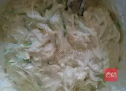 Illustration of how to make green pepper and potato pancakes 6