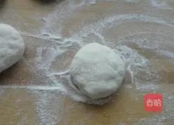 Illustration of how to make mutton oil cake 7