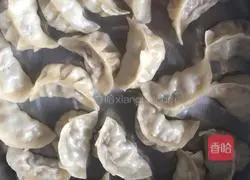 Illustration of how to make bamboo shoots, fungus and pork dumplings 9