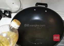 Illustration of how to make spinach, egg and shrimp noodles 3