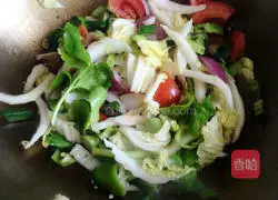 Illustration of how to make oily pork noodles 5