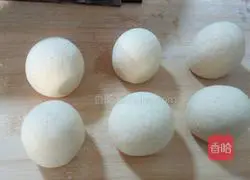 Illustration of how to make two kinds of steamed buns 12