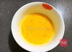 Illustration of how to make fried noodles with garlic chili sauce 3