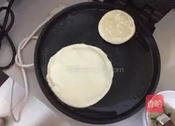 Illustration of how to make cabbage and pork pie 18