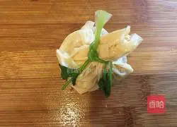 Illustration of how to make tofu skin buns 9