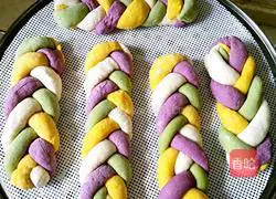 Illustration of how to make braided steamed buns 9