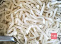 Illustration of how to make fried noodles with eggs 6