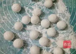 Fried Illustration of how to make glutinous rice balls 1