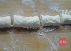 Illustration of how to make mutton oil cake 6