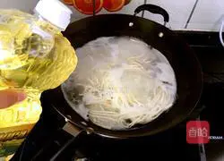 Chicken Sauce Cold Noodles Recipe Illustration 2