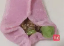 Illustration of how to make goldfish dumplings 16