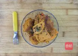 Carrot Cake Recipe Illustration 12