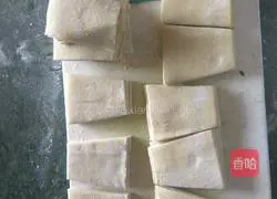 Illustration of how to make leek, egg and sesame dumplings 10