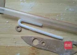 Illustration of how to make Minion Steamed Buns 8