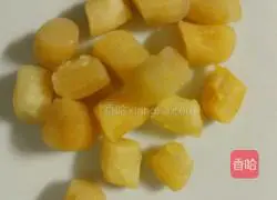 Illustration of how to make sausage fried rice 1