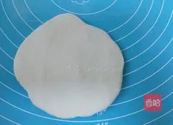 Illustration of how to make zucchini and egg stuffed buns 16