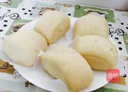 Illustration of how to make fresh milk steamed buns 10