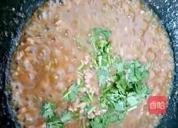 Illustration of how to make minced pork noodles 11