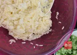 Illustration of how to make fried rice with beans 2