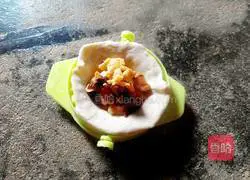 Illustration of how to make mushroom dumplings 8