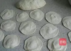 Illustration of how to make meat buns 9