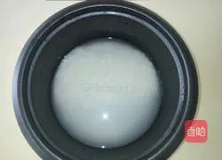 Illustration of how to make carrot and sausage braised rice 2