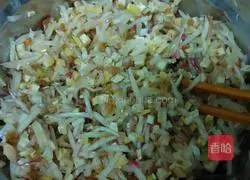 Illustration of how to make steamed buns with vegetarian stuffing 2