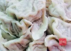 Illustration of how to make mushroom and pork dumplings 10