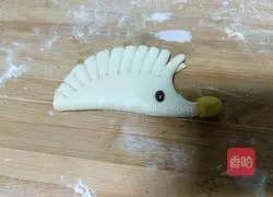  Illustration of how to make little hedgehog steamed buns 5
