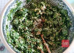 Illustration of how to make chive dumpling stuffing 9