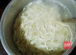 Three shredded fried noodles recipe 2