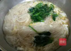 Illustration of how to make spinach soup noodles 10