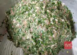 Illustration of how to make three fresh stuffed dumplings 5