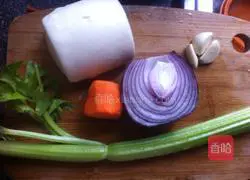 Illustration of how to make fried diced steamed buns 1