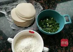 Illustration of how to make dumpling skin version of scallion pancake 2