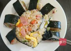 Illustration of how to make seaweed fried rice 12