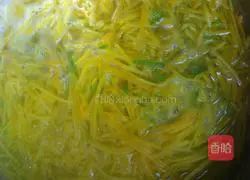 Illustration of how to make mutton and carrot dumplings 2