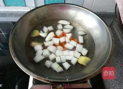 Illustration of how to make Tangyuan vegetable soup 6