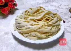 Illustration of how to make hand-made noodles 6