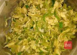 Illustration of how to make melon and egg pie 3