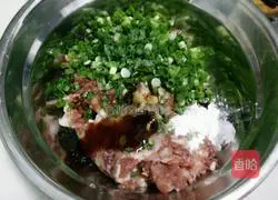 Illustration of how to make wontons 2