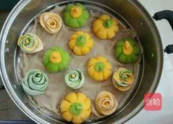 Illustration of how to make pumpkin bean paste steamed buns 10