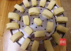 Illustration of how to make corn buns 11