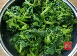 Illustration of how to make cabbage and pork buns 2